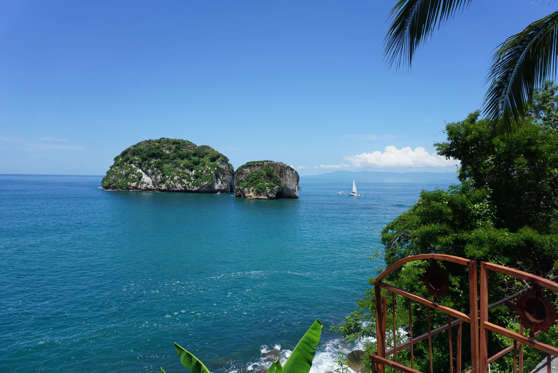 Los Arcos de Mismaloya on Banderas Bay